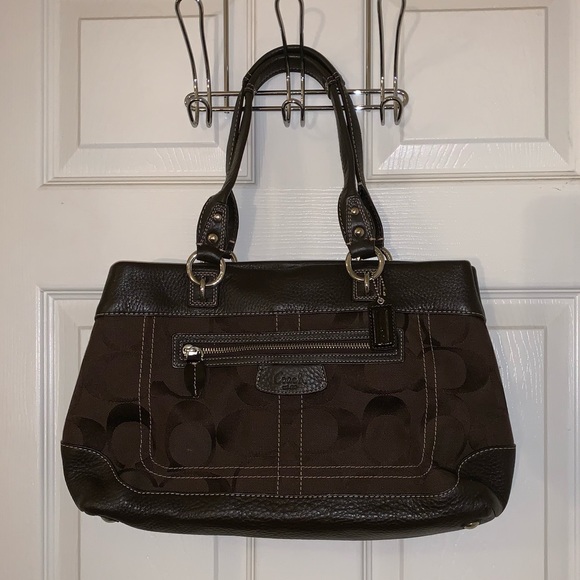 Authentic Coach Purse (barely used like new) - Picture 1 of 3